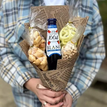Букет с безалкогольным пивом и закусками